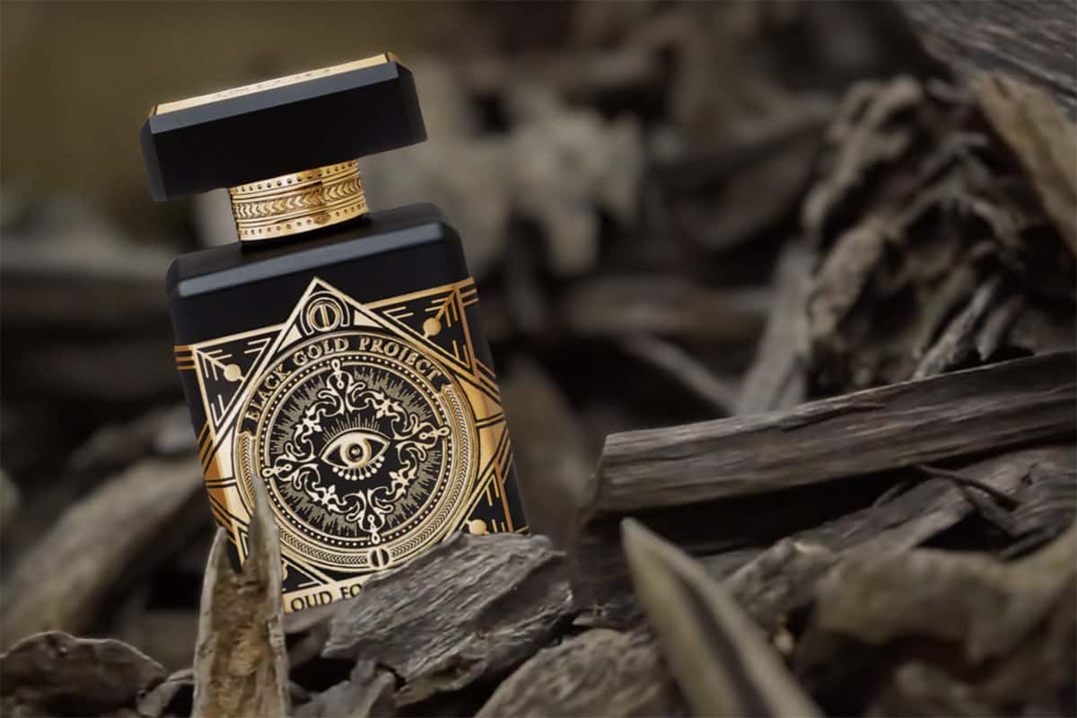 زيت العود مقابل ماء العطر: أيهما أفضل للرجال؟